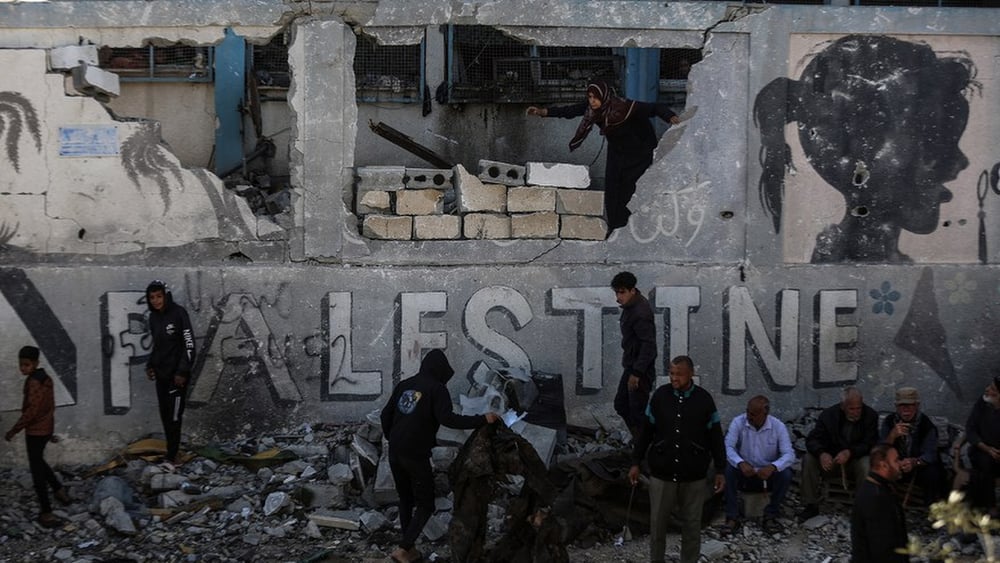 Le operazioni militari israeliane nella Striscia di Gaza continuano, accompagnate dalla distruzione di infrastrutture civili, come in occasione di questo attacco contro il campo rifugiati di Nuseirat, il 6 maggio © Ali Jadallah/Anadolu via Getty Images