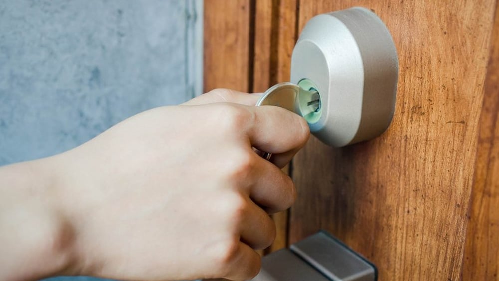 L'assegnazione agli arresti domiciliari sarebbe possibile sulla base di semplici sospetti riguardo quanto la persona potrebbe fare in futuro. © LFO62 / shutterstock.com