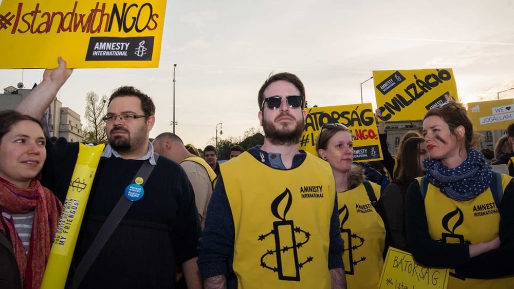 Anche Amnesty Ungheria ha partecipato alle manifestazioni contro la nuova legge sulle ONG. © Szabolcs Csaszar