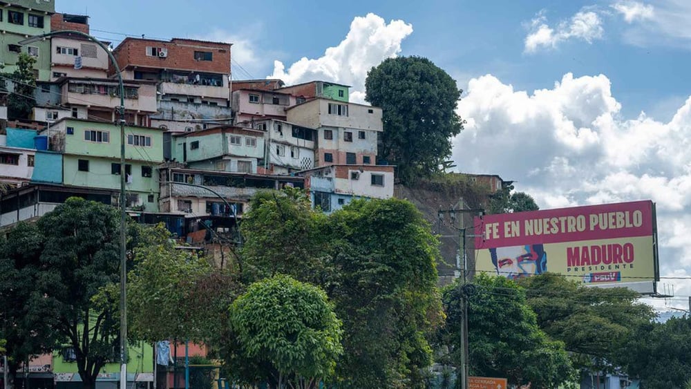 Sotto il regime di Nicolás Maduro milioni di persone sono finite in povertà, nonostante le enormi riserve di petrolio del paese. A causa della situazione nel corso degli anni milioni di venezuelani hanno lasciato il paese. © Jimmy Villalta / imago
