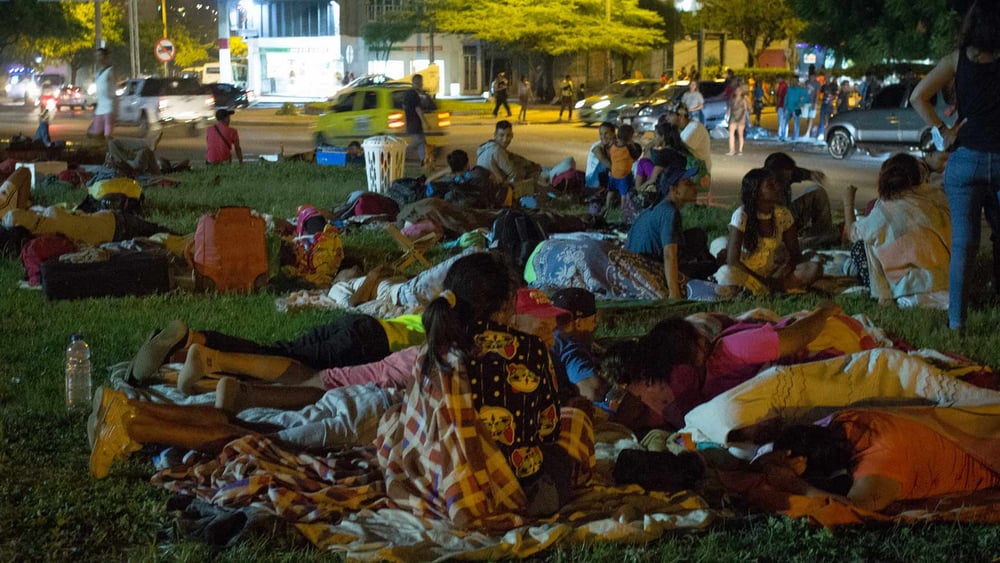 Migranti provenienti dal Venezuela dormono per le strade di Cúcuta, Colombia ©Amnesty International