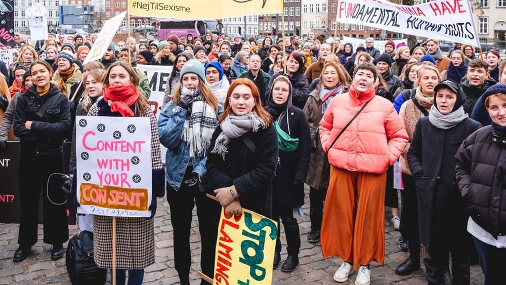 Le donne che denunciano uno stupro spesso non vengono prese sul serio o sono perfino stigmatizzate. Dimostrazione per i diritti delle donne a Copenaghen. © Jonas Persson