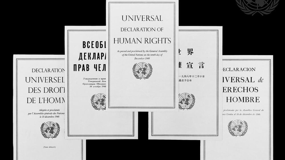 Collage del 1948 con la Dichiarazione Universale dei Diritti dell'Uomo in diverse lingue. Copyright: UN Media