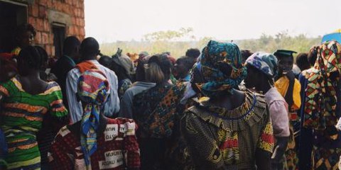 Vergewaltigungsopfer treffen AI-Delegierte in Kindu © AI
