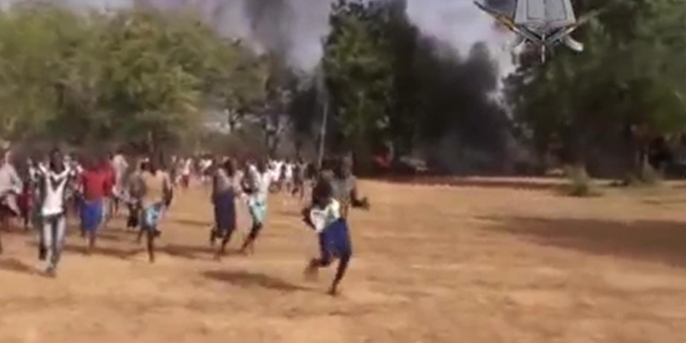 Menschen, die vor einer Boko Haram Attacke fliehen, März 2014 © Amnesty International