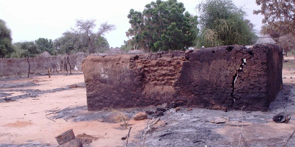 Verbrannte Erde, verbrannte Haut: Darfur - Jebel Marra, Sudan.  	© Private