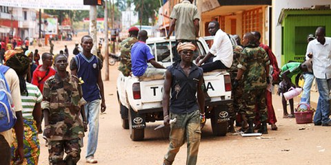 Bewaffnete Gruppen überziehen das Land mit Gewalt. © AP Photo 