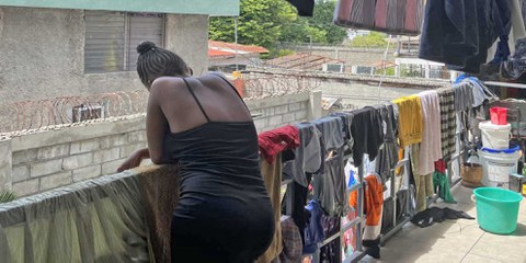 Kinder werden Opfer von sexualisierter und physischer Gewalt Mädchen in einer Flüchtlingsanlage in der haitianischen Hauptstadt Port-au-Prince © Amnesty International