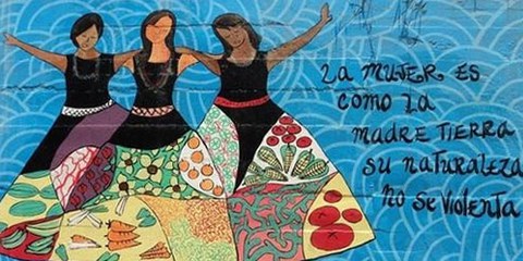 Mauermalerei in den Strassen von Mocoa: Die Frau ist wie Mutter Erde. Ihre Natur darf nicht vergewaltigt werden. © UNHCR/L.Badillo 