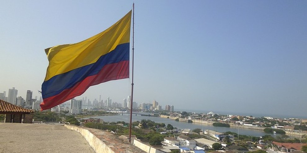 Kolumbianische Fahne / Symbolbild (nach Ablauf der Bildrechte vom Originalbild) © pixabay (clopezgmz)