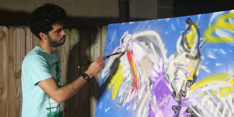 Danilo Maldonado Machado beim Malen in seinem Studio. © Private