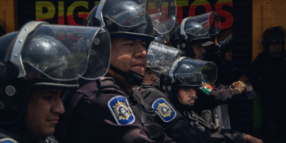 Polizeiaufgebot an einer Protestkundgebung in Mexiko City. © Amnesty International/Sergio Ortiz Borbolla