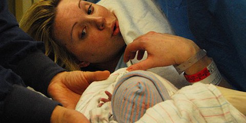 Liz Logelin kurz vor ihrem Tod, USA 2008. Täglich sterben in den USA zwei bis drei Frauen an Komplikationen während Schwangerschaft und Geburt. © Matthew Logelin 