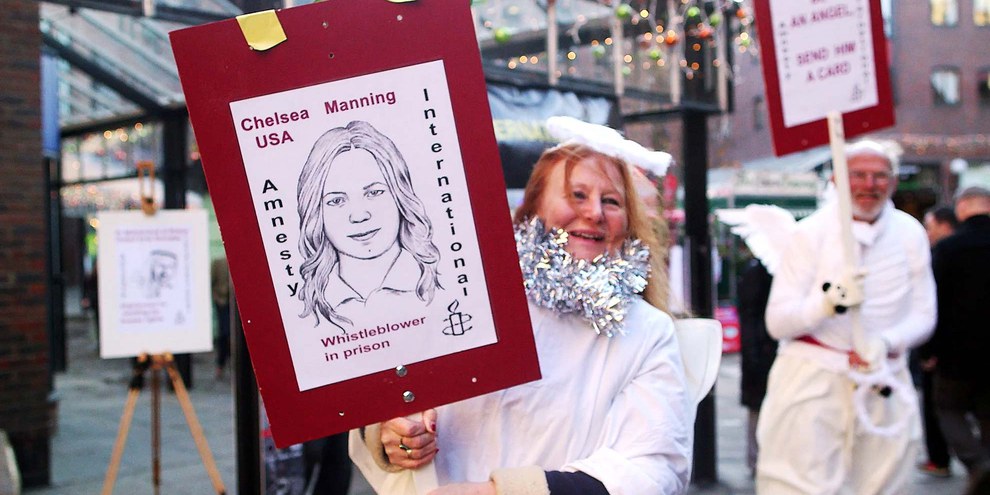 Unterstützungskampagne für die Begnadigung von Chelsea. © AI