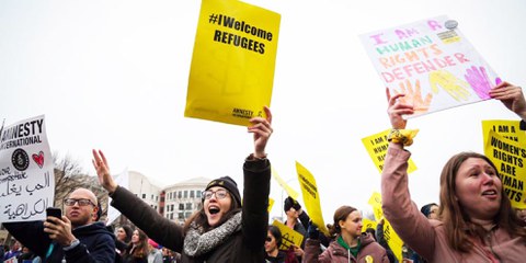 Protest gegen Trumps Erlass, Muslimen und Muslimen die Einreise zu verwehren. © Amnesty International USA