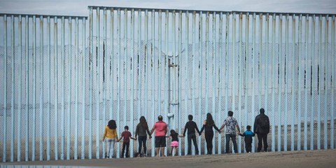 Protestaktion an der US-mexikanischen Grenze. © Amnesty International/Hans-Maximo Musielik