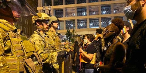 Die Proteste gegen Rassismus und Polizeigewalt - wie hier in Washington D.C. am 3. Juni 2020 - werden unter anderem eine Reformierung der Polizeiapparate gefordert. © Amnesty International  / Alli Jarrar