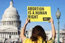 Ein Jahr nach der Aufhebung von Roe vs. Wade hat die Menschenrechtskrise weiter zugenommen