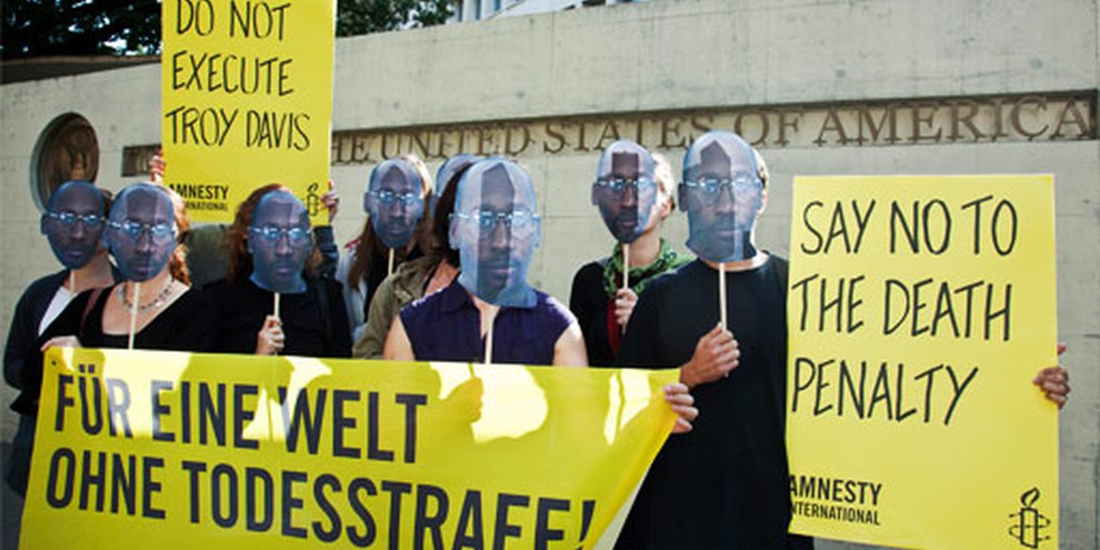 Amnesty-Aktion vor der US-Botschaft in Bern, 15. September 2011 © AI