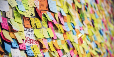 Werden mit dem nationalen Sicherheitsgesetz künftig auch solche Kritikformen als staatsgefährdend verfolgt werden? © Kenneth Ip / shutterstock.com