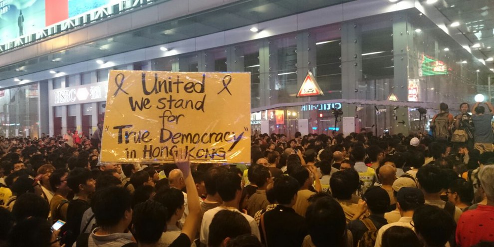 Proteste wie diese sind heute in Hongkong nicht mehr möglich. «Die extraterritoriale Reichweite dieses Gesetzes bedeutet, dass jede Person riskiert, als Bedrohung der nationalen Sicherheit verfolgt zu werden.» Sarah Brooks, China-Direktorin von Amnesty International