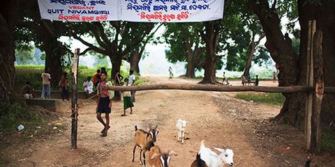 Die Dongria Kondh versperren Vedanta den Weg. © Sanjit Das 