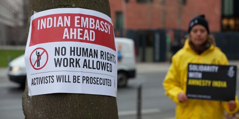 Solidaritätsaktion für Amnesty Indien vor der indischen Botschaft im November 2018 in Berlin. © Jan Petersmann