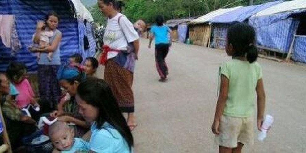 Hmong-Flüchtlinge in einem Lager in Thailand © AI 