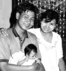 Ma Khin Khin Leh mit Ehemann und Tochter © Privat