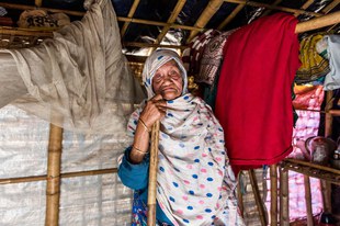 Mangelhafte Reaktion auf Covid-19 bringt ältere Rohingya-Geflüchtete in unmittelbare Gefahr