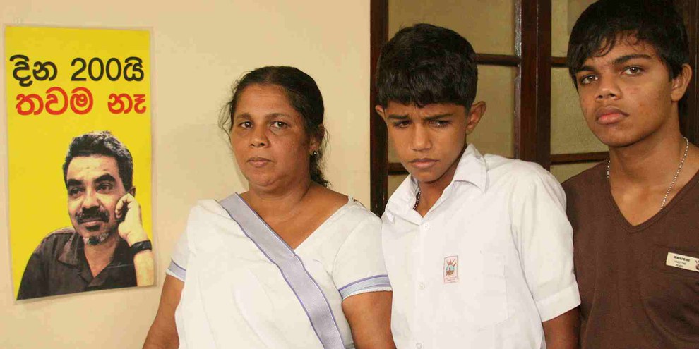 Ein Beispiel unter vielen: Der 2010 verschwundene Journalist Prageeth Eknaligoda und seine Familie. © Privat 