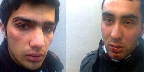 Jabbar Savalan und Dayanat Babayev wurden von Polizisten geschlagen. © Azadliq Newspaper