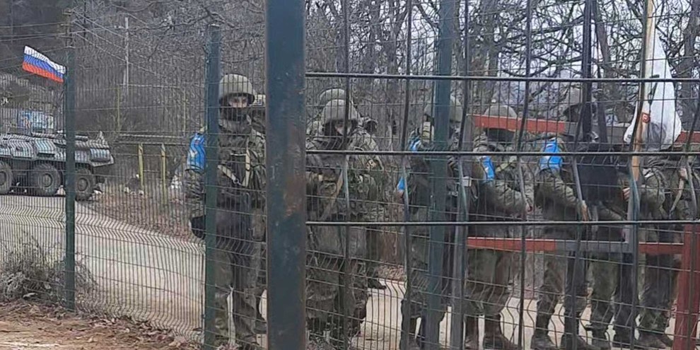 Russische Soldaten der Friedenstruppen Ende 2022 am blockierten Laschin-Korridor in der Nähe von Shusha. © Aykhan Zayedzadeh / CC