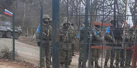 Russische Soldaten der Friedenstruppen Ende 2022 am blockierten Laschin-Korridor in der Nähe von Shusha. © Aykhan Zayedzadeh / CC