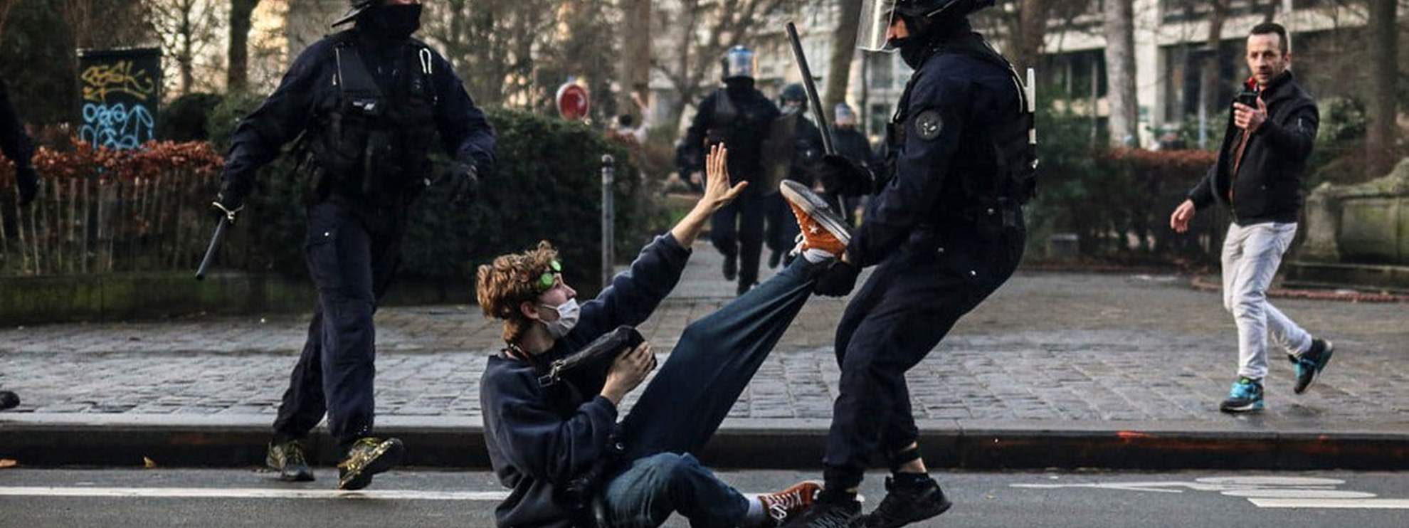 An einer Demonstration gegen die Rentenreform. Lille, Frankreich. © Moulinette /LaMeute