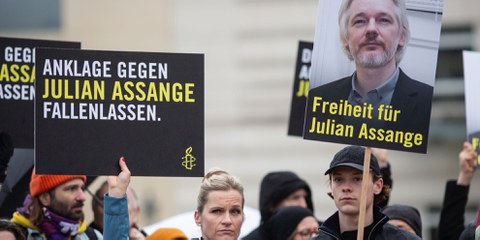 Weltweit kämpften Aktivist*innen für die Freilassung von Julian Assange – nun konnte er das Gefängnis endlich verlassen. © Amnesty Germany/Jarek Godlewski