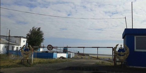 Eingang zum Hochsicherheitsgefängnis «Zhaman Sopka» (kasachisch für: «Schlechter Hügel») im Norden von Kasachstan. © Privat
