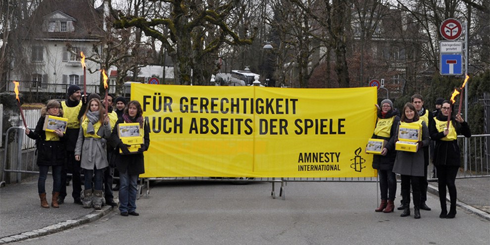 Petitionsübergabe vor der Russischen Botschaft in Bern, 30.1.2014  © Philippe Lionnet