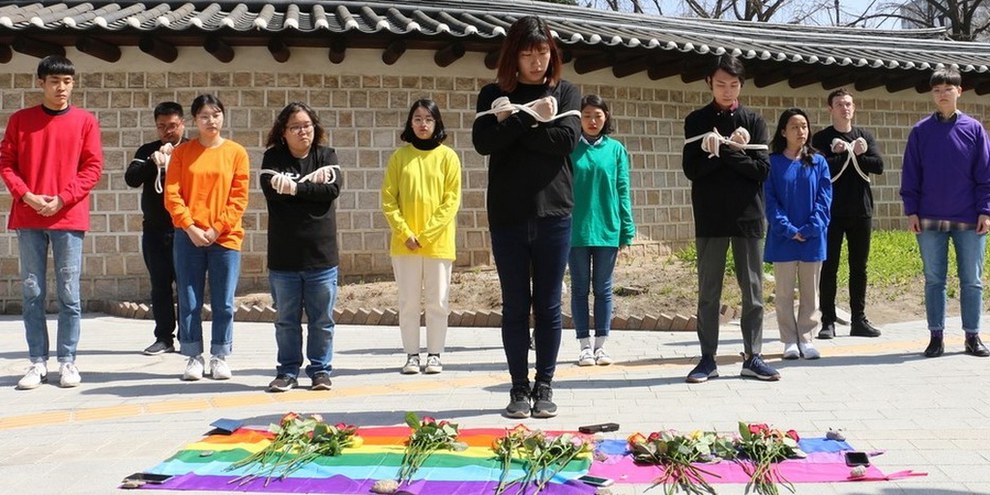 Protestaktion in Korea gegen die Verfolgung von LGBTI in Tschetschenien © Amnesty International Korea
