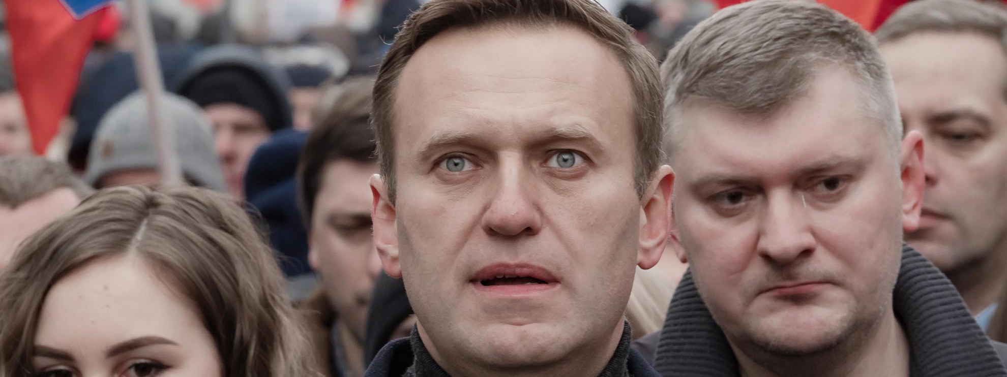 Symbolbild. Das ursprüngliche Bild wurde aus Urheberrechtsgründen ersetzt / Alexei Navalny an einer Kundgebung 2020 © Michał Siergiejevicz / wikicommons