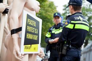 Beispiellose Repression gegen unabhängige Medien und Antikriegsbewegung
