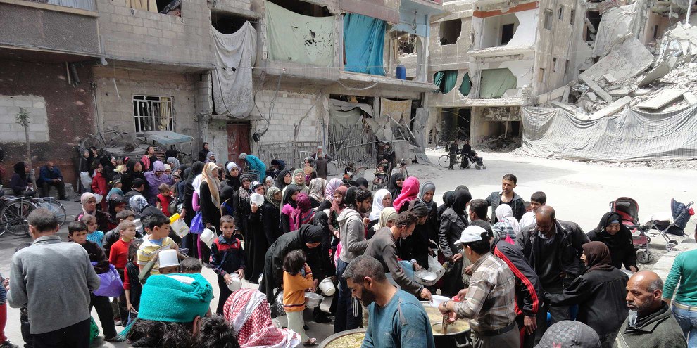 Der junge Asylsuchende, dessen Antrag von der Schweiz abgelehnt wurde, musste vor den unmenschlichen Bedingungen im Lager Yarmouk in Syrien fliehen. © Rame Alsayed