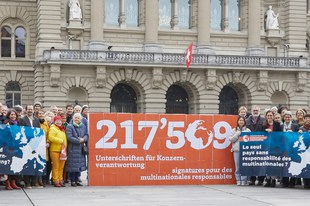 217'509 Unterschriften für Konzernverantwortung