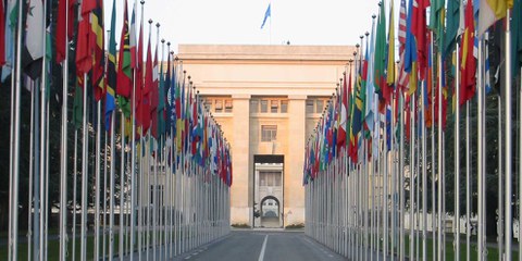 Diskriminierung von Menschenrechtsverteidiger*innen bei der Vergabe von Schengen-Visa Der Zugang zum internationalen Genf ist nicht für alle Menschenrechtsverteidiger*innen gewährleistet, restriktive Visa-Vergaben behindern die Teilnahme an internationalen Konferenzen und Meetings. © Amnesty International