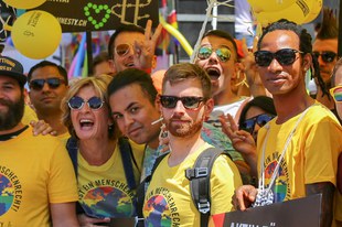Prides in der Schweiz: Solidarität mit LGBTQIA+ in Ungarn