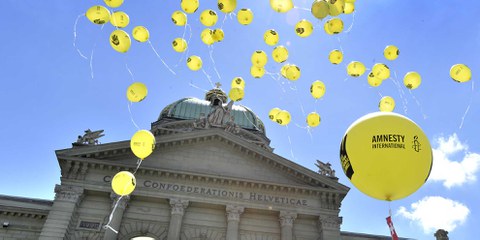 Amnesty-Aktion vor dem Bundeshaus in Bern. © Valérie Chételat