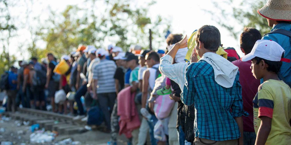 Flüchtlinge in Idomeni, an der Grenze zu Mazedonien: Für Tausende von Flüchtlingen aus Syrien und dem Irak ist die sogenannte Balkan-Route via Griecheland der sicherere Weg, um nach Europa zu kommen. © Richard Burton/Amnesty International