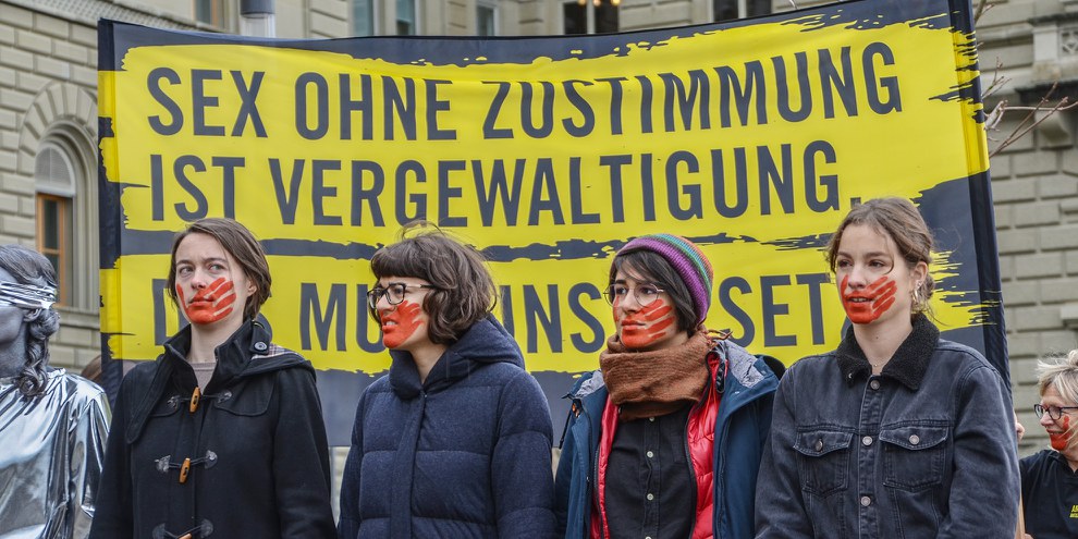 Übergabe der Petition «Gerechtigkeit für Betroffene sexueller Gewalt». November 2019 © Philippe Lionnet