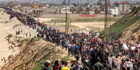 Vertriebene Palästinenser*innen kehren Mitte April 2024 in den Gaza-Streifen zurück © AFP via Getty Images
