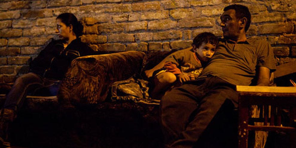 Roma-Familien wurden aus ihrem Zuhause vertrieben und leben nun auf der Strasse. Belgrad, Serbien, August 2011  © Sanja Knezevic